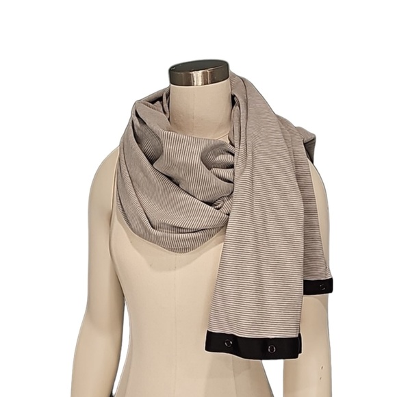 👠 Lululemon Vinyasa Scarf - Picture 1 of 9